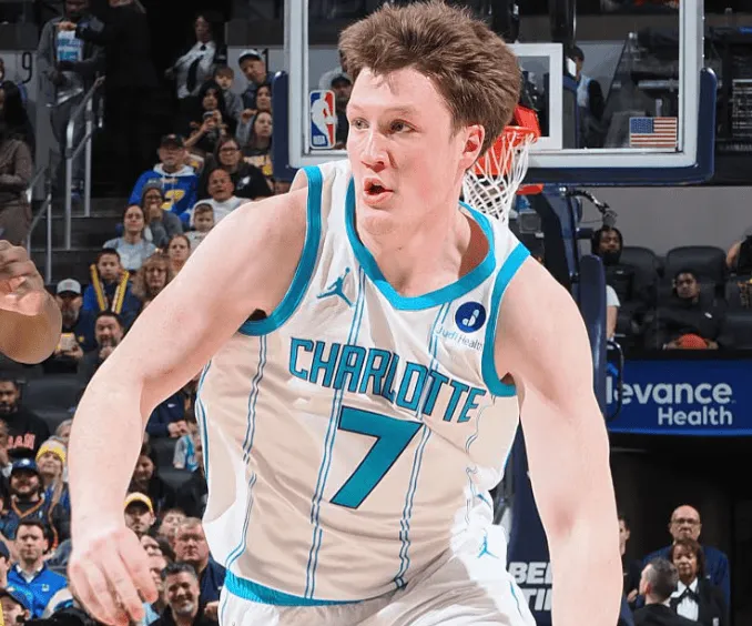 欧冠半决赛时间-黄蜂本赛季两次打出4连胜且赢至少15分,联盟其余队0次