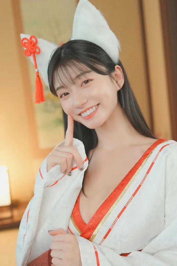 欧冠淘汰赛赛程-环神的“天狐女”，真是一绝！