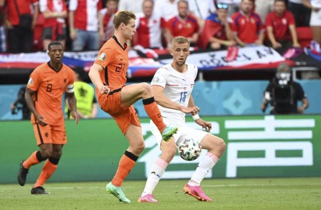 欧冠淘汰赛赛程-德容：不知道为何会输 德波尔：细节决定了比赛胜负